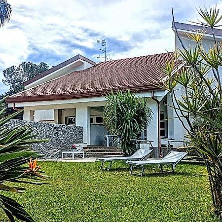 Villa Ginevra มอนเดลโล ภายนอก รูปภาพ